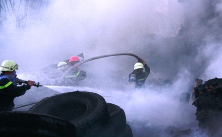 Hỏa hoạn lớn, hàng trăm người di tản khẩn cấp