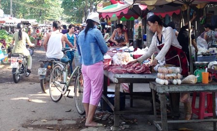Choáng váng với giá thực phẩm ngày xuân - 1