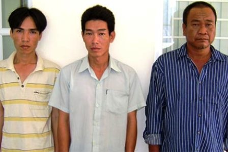 Triệt phá đường dây làm giấy tờ giả liên tỉnh - 1 Triệt phá đường dây làm giấy tờ giả liên tỉnh