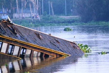 Trục vớt thành công tàu Dìn Ký - 4