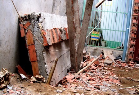 Sập ô văng, một công nhân thiệt mạng - 2