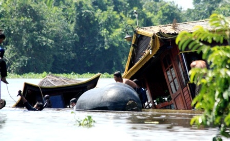 Vô vọng bên xác tàu Dìn Ký - 2
