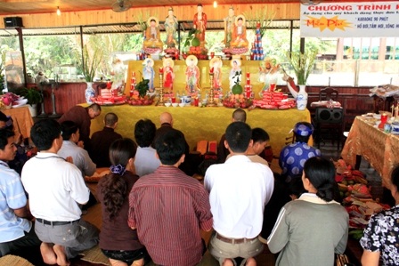 Cầu siêu các nạn nhân vụ chìm tàu Dìn Ký - 1