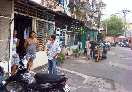 Giang hồ truy sát trong chung cư, 5 người thương vong - 1