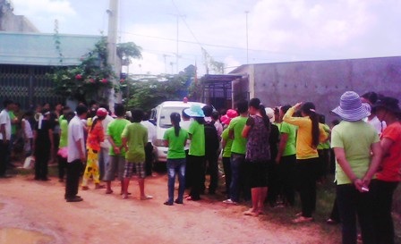 Hai đứa trẻ gánh bi kịch bố đâm chết mẹ - 3