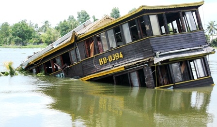 Tàu Dìn Ký lại đang chìm - 5