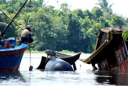 Vô vọng bên xác tàu Dìn Ký - 8