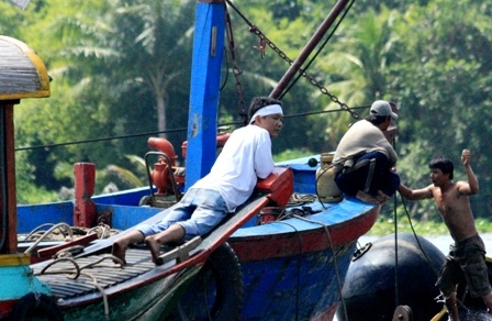 Vô vọng bên xác tàu Dìn Ký - 3