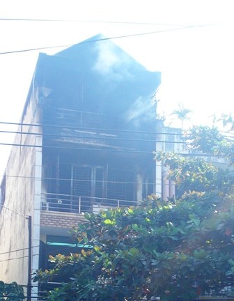 TPHCM: Cháy nhà 3 tầng, một người bị thiêu chết - 2