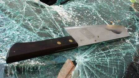 Tài xế taxi bị côn đồ truy sát trên phố - 4