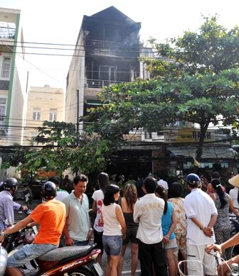 Xác định danh tính nạn nhân chết cháy trong căn nhà 3 tầng - 1