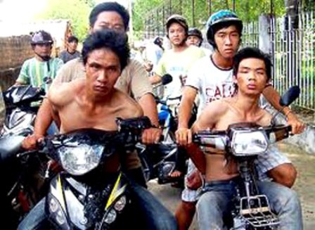 Một “hiệp sĩ” bị côn đồ truy sát - 1 Một “hiệp sĩ” bị côn đồ truy sát - 1