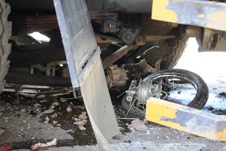 Xe tải “đại náo” kinh hoàng trên phố, 3 người thương vong - 6