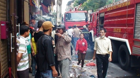 Hoảng loạn vì cháy lớn trong chợ Tân Bình - 2