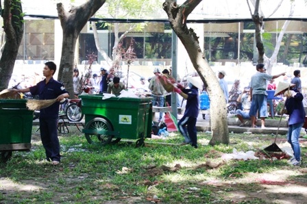 Khoảnh khắc cuối của chợ hoa Nhâm Thìn 2012 - 16