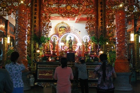 Nô nức lễ chùa đầu năm - 3