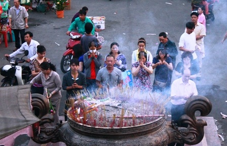 Nô nức lễ chùa đầu năm - 4