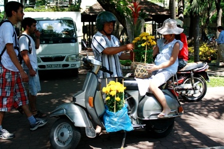 Khoảnh khắc cuối của chợ hoa Nhâm Thìn 2012 - 19