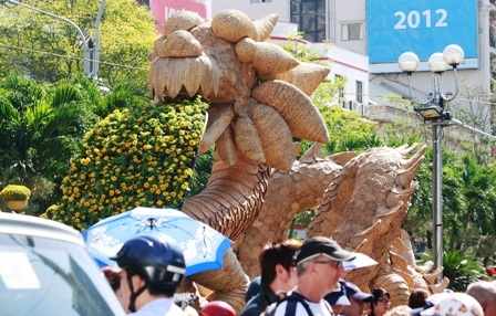 Năm Nhâm Thìn ngắm rồng trên phố - 4