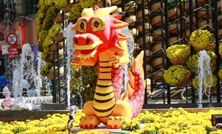 Năm Nhâm Thìn ngắm rồng trên phố - 8