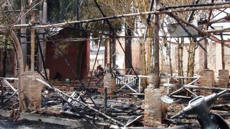 Cháy rụi một cửa hàng ăn