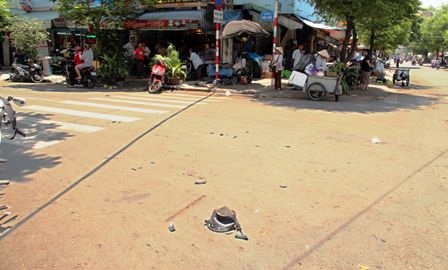 Nhóm học sinh bị giang hồ truy sát trên phố - 1 Nhóm học sinh bị giang hồ truy sát trên phố