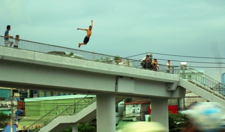 Đùa với “tử thần” - 4