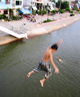 Đùa với “tử thần” - 5