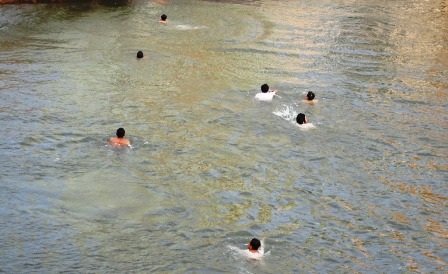 Đùa với “tử thần” - 6