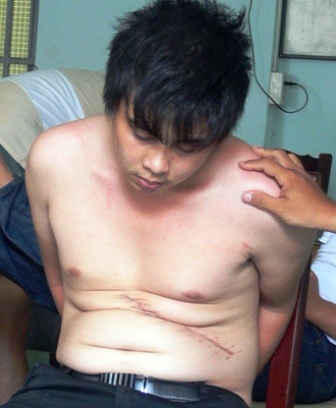 Cuộc đấu trí giữa cảnh sát với kẻ khống chế bạn gái như trong phim - 4 Hồ