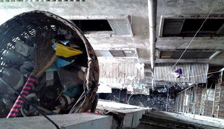 Rác khắp mọi nơi