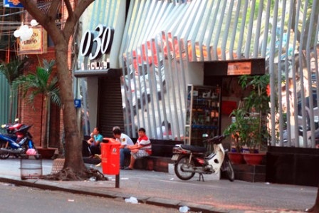Vụ nổ súng xảy ra ngay trước quán Bar 030-X Club