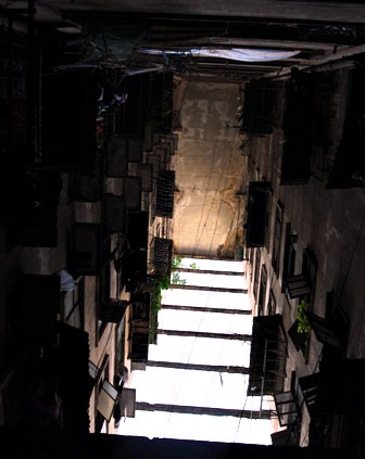 Sự hoang tàn tại chung cư 727