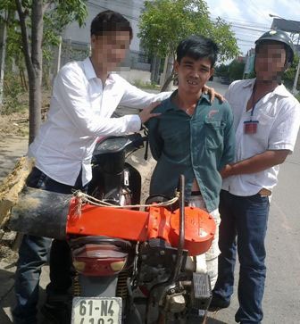 Tên “đạo chích” trong khu dân cư bị tóm gọn