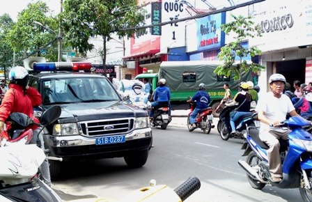 Lực lượng chức năng phong tỏa hiện trường