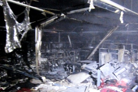 Khu nhà xưởng bị lửa thiêu rụi hoàn toàn