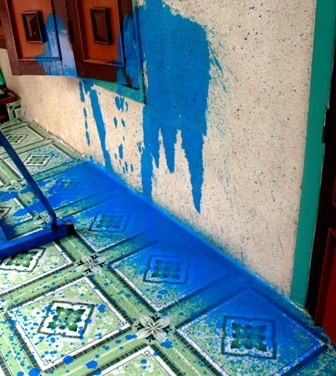 Để ngăn chặn nhưng hành vi “khủng bố” này cơ quan chức năng nên sớm vào cuộc