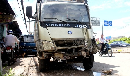 Chiếc xe tải gây tai nạn trên quốc lộ 1A