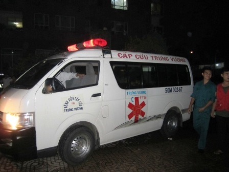 Xe cứu thương được điều đến