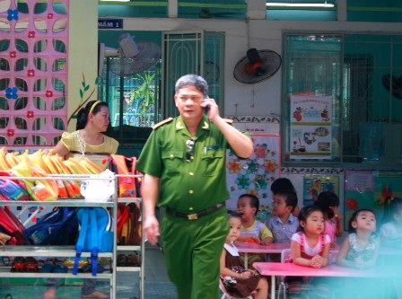 Trung tá Đào Xuân Trì trực tiếp “thương thuyết” và “hóa giải” đối tượng bắt cóc 2 con tin