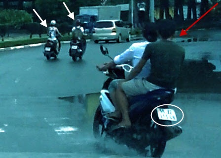 Tên Pha chở Dũng “Nhóc” trên chiếc Exciter đi “săn mồi” - Ảnh cắt từ clip