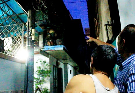 Người dân lo lắng trước hệ thống dây điện chằng chịt