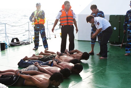 Hành trình truy bắt 11 hải tặc, cứu 9 thủy thủ nước ngoài - 1 Băng cướp biển bị Cảnh sát biển VN khống chế