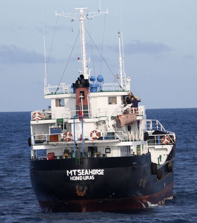 Hành trình truy bắt 11 hải tặc, cứu 9 thủy thủ nước ngoài - 5 Bọn cướp biển đã thay đổi tên tàu Zafirah thành