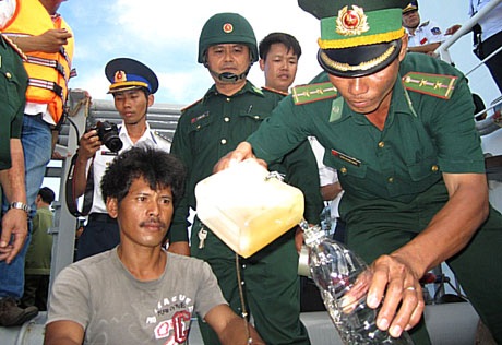 Hành trình truy bắt 11 hải tặc, cứu 9 thủy thủ nước ngoài - 3 Các thủy thủ tàu Zafirah chưa hết bàng hoàng sau vụ cướp và những ngày lênh đênh trên biển