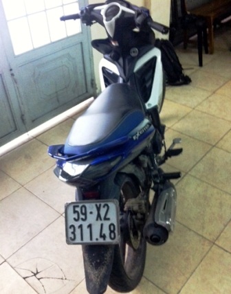 Chiếc xe bọn cướp giật dùng làm phương tiện gây an đã bị thu giữ