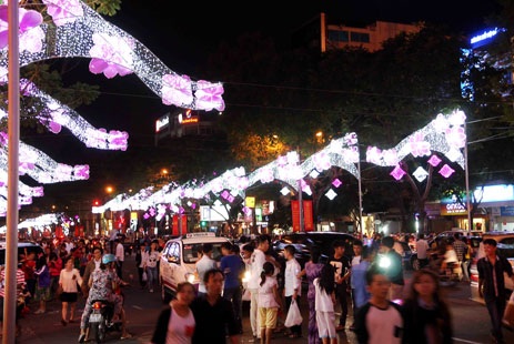 Những hỉnh ảnh không thể thiếu trong đêm Giáng sinh (Ảnh: Trung Kiên)