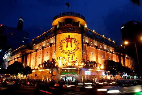 Những hỉnh ảnh không thể thiếu trong đêm Giáng sinh (Ảnh: Trung Kiên)