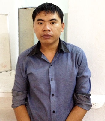 CSGT bắt tên “đạo chích” móc ví tiền trong siêu thị - 1 Tên trộm trong siêu thị CSGT tuần tra bắt giữ khi vừa gây án