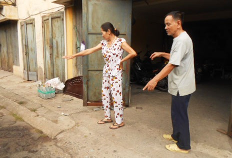 Vụ 3 người rơi từ tầng 5: Hồi kết thảm sau sới bạc! - 4 Những người chứng kiến cảnh 3 người đàn ông nằm gục vẫn chưa hết bàng hoàng